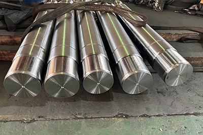 खरीदना उच्च संक्षारण प्रतिरोध क्रोम पिस्टन रॉड के साथ सीधापन 0.2 MM प्रति मीटर से अधिक नहीं और तन्यता शक्ति 800-1000MPa ऑनलाइन निर्माण